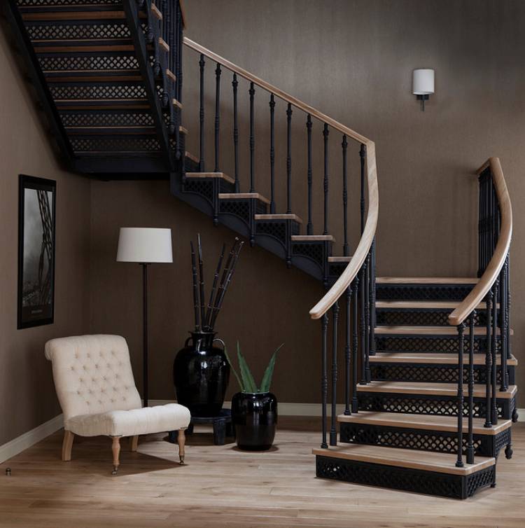 дизайнерская лестница в доме